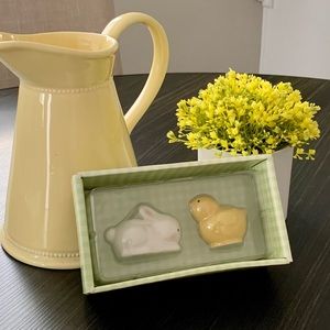 Hallmark Salt & Pepper Shakers Easter/Spring